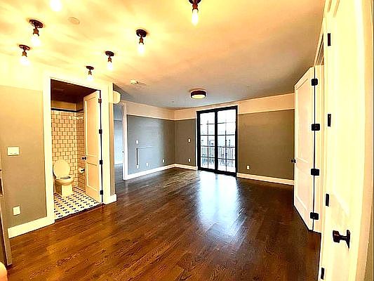 2nd image of 197 Metropolitan Ave #702