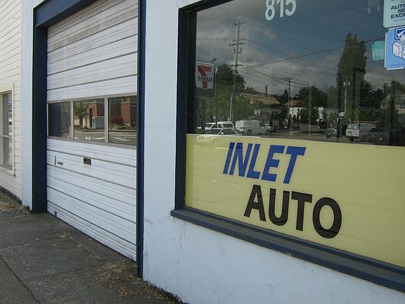 3rd image of 815 6th St