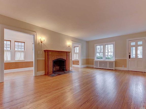 2nd image of 121 Broadway