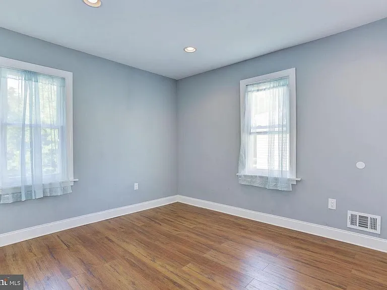 487 N Church St — Photo 20
