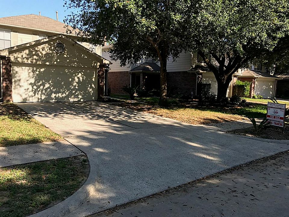 1st image of 835 Oak West Dr