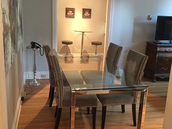 5th image of 2305 Victoria Ave #103