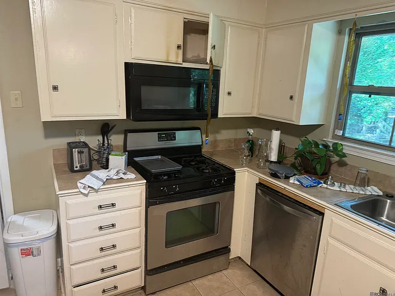 5650 Highland Rd #C — Photo 8