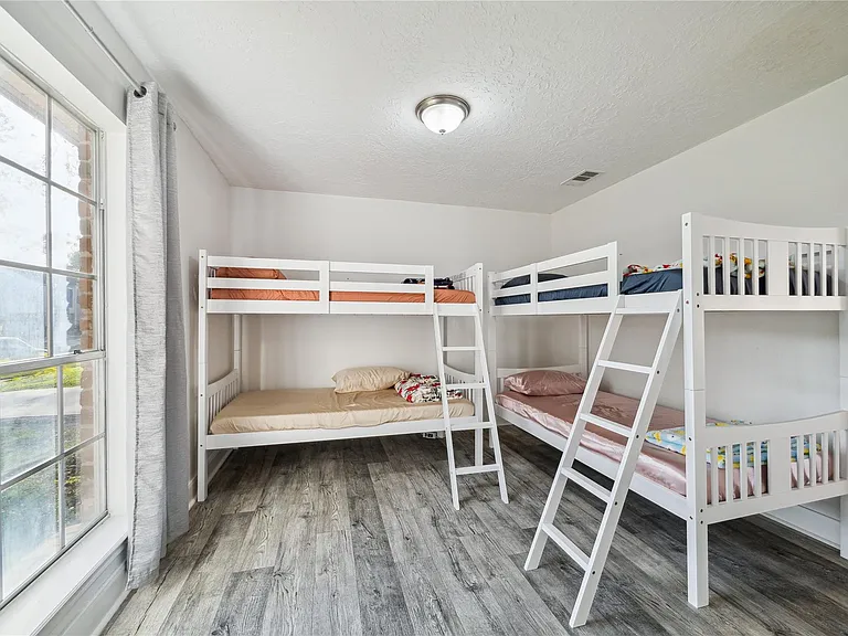 15302 La Mancha Dr — Photo 10