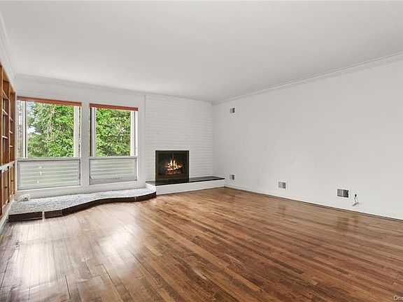 3rd image of 17 Sara Ln