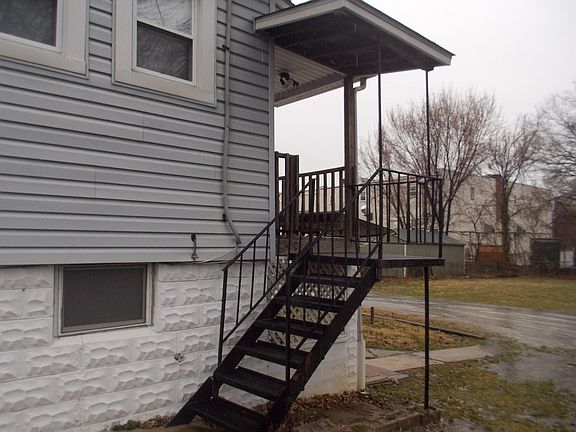 Small back porch with rear entrance