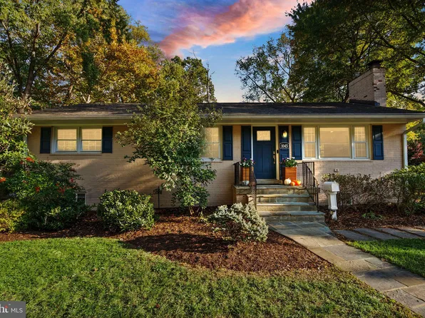 1045 Rynex Dr, Alexandria, VA 22312