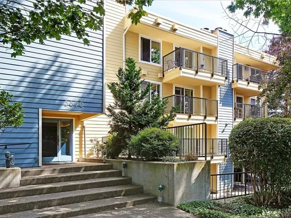 3890 Whitman Ave N APT 206, Seattle, WA 98103
