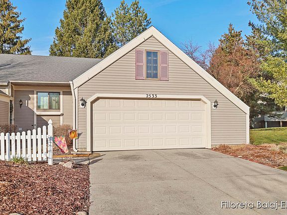 2nd image of 2533 Bridgeport Ln SE