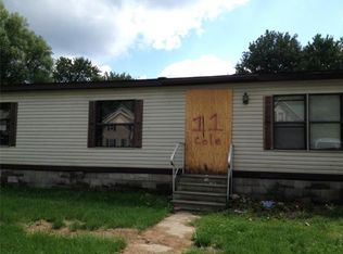 11 Cole St, Quincy, MI 49082