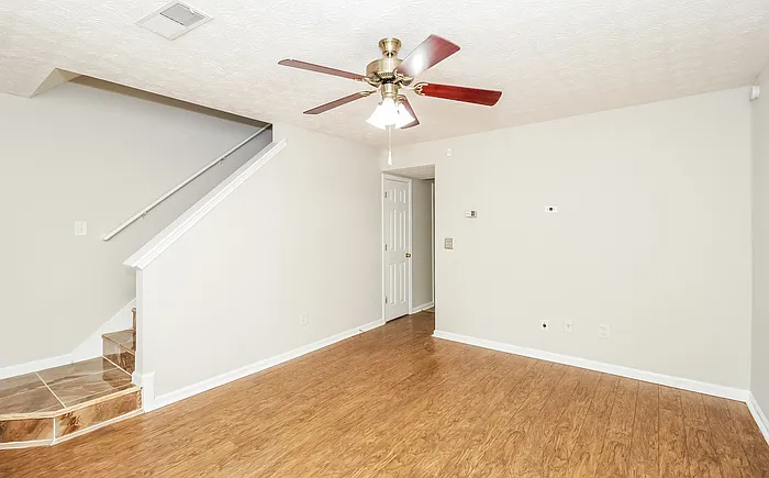 6560 Wellington Chase Ct — Photo 2