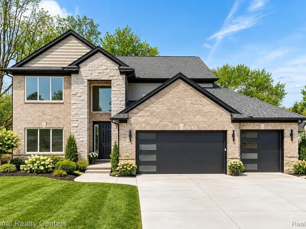 2828 S Livernois Rd, Rochester Hills, MI 48307