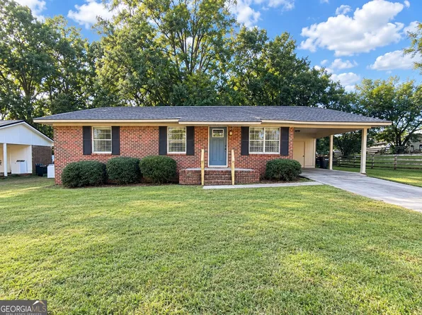 1056 Green Meadow Dr, Madison, GA 30650