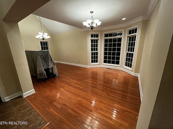 3rd image of 216 Franklin Pl
