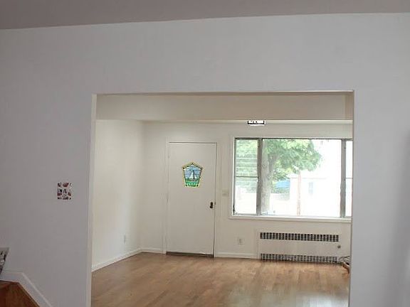 4th image of 6954 Loubet St
