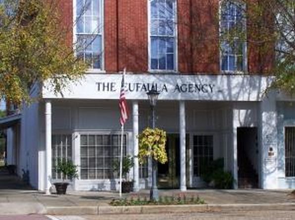 202 1/2 E Broad St APT C