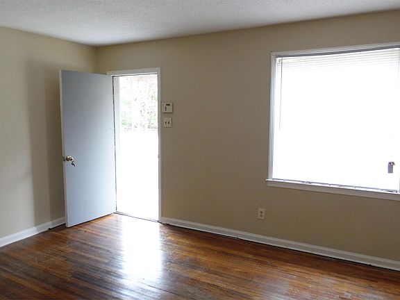 2nd image of 1580 Harmen St