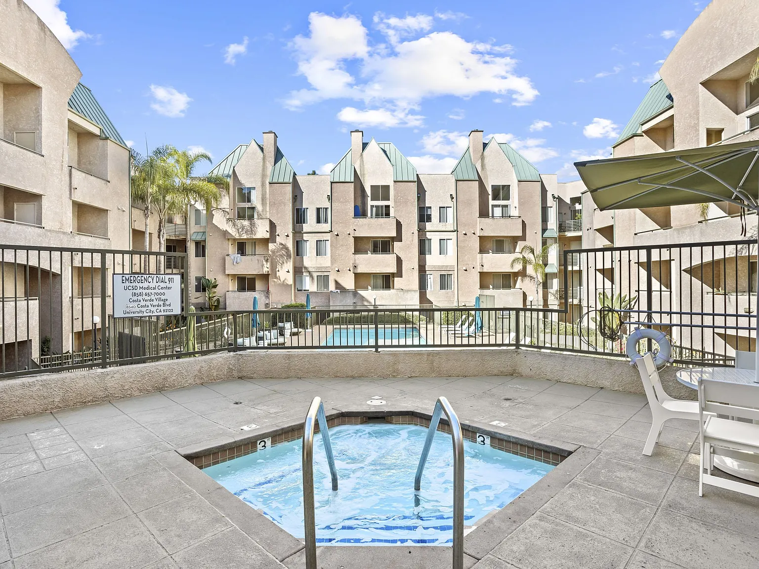 Costa Verde Village Apartments — Photo 2
