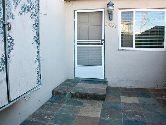 3rd image of 2832 1/2 C St
