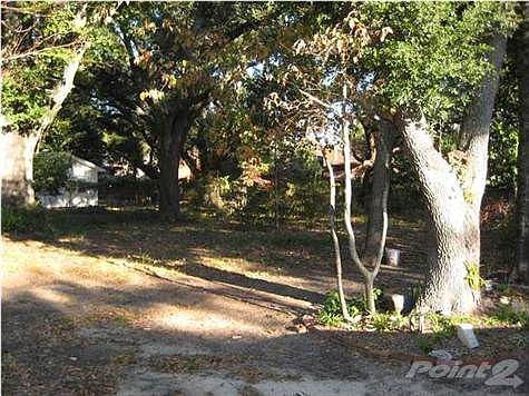 3rd image of 7211 Phillip Ln