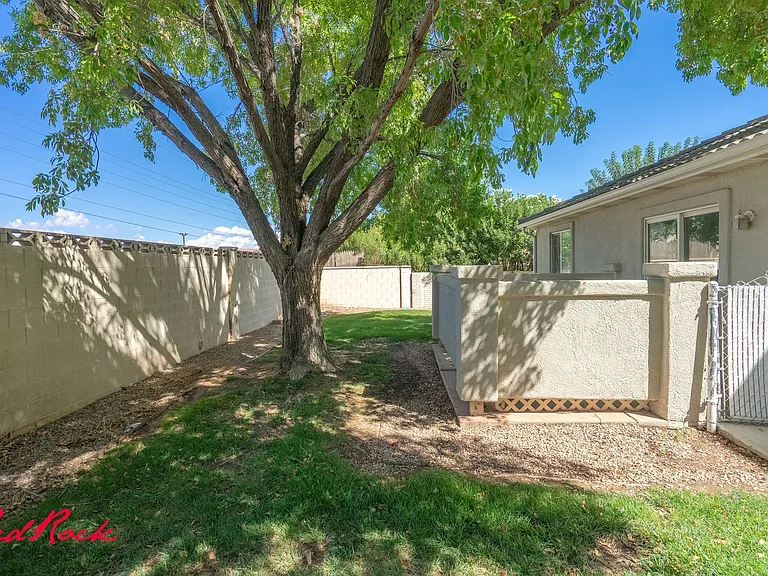 441 E Sunland Dr #6 — Photo 50