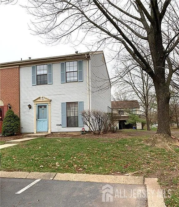 536 Manchester Ct