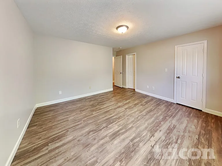 12758 Sovereign Ln — Photo 8