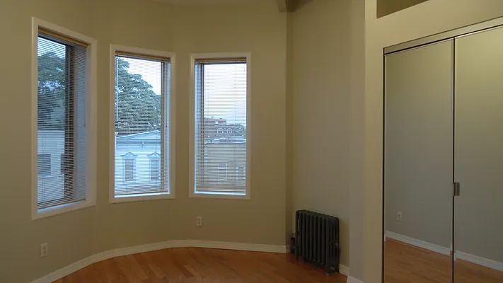 Rented by Halvatzis Realty | media 8