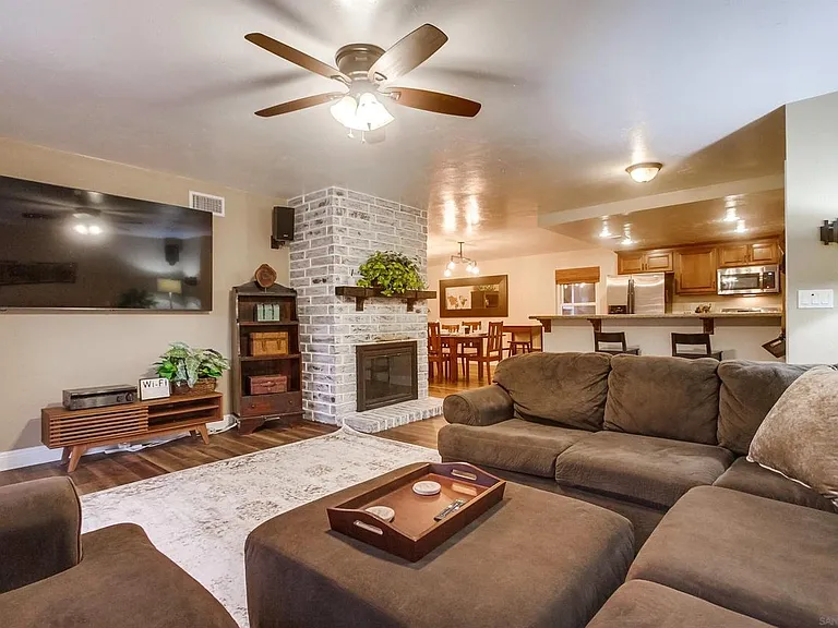 1566 La Vine Ln — Photo 10