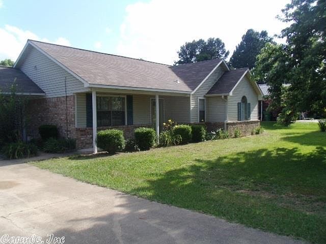 1st image of 213 Sipes St