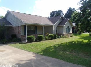 213 Sipes St, Nashville, AR 71852