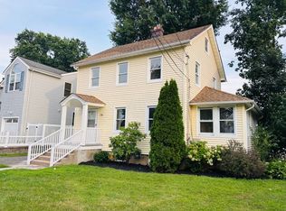 29 Roosevelt St #1, Glen Cove, NY 11542