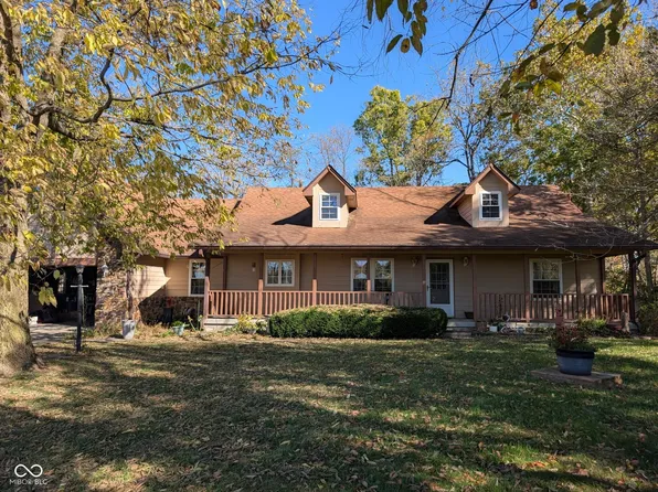 1602 W Plantation Row, Greenfield, IN 46140