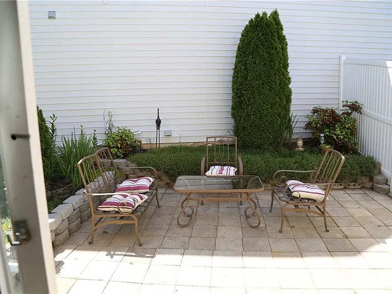 685 Crossbridge Aly — Photo 16