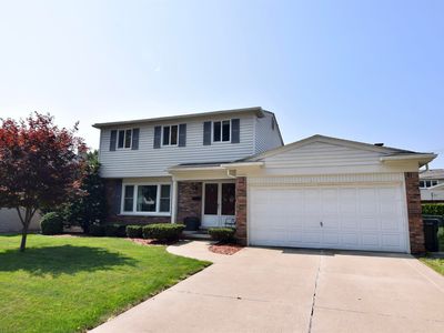 23252 Robert John St, Saint Clair Shores, MI, 48080