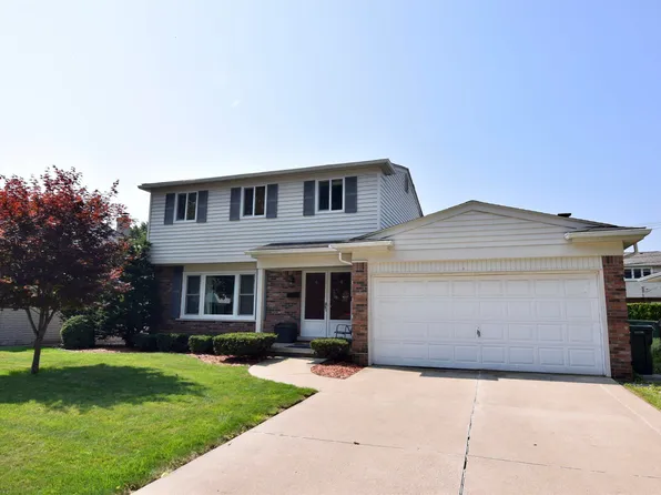 23252 Robert John St, Saint Clair Shores, MI 48080