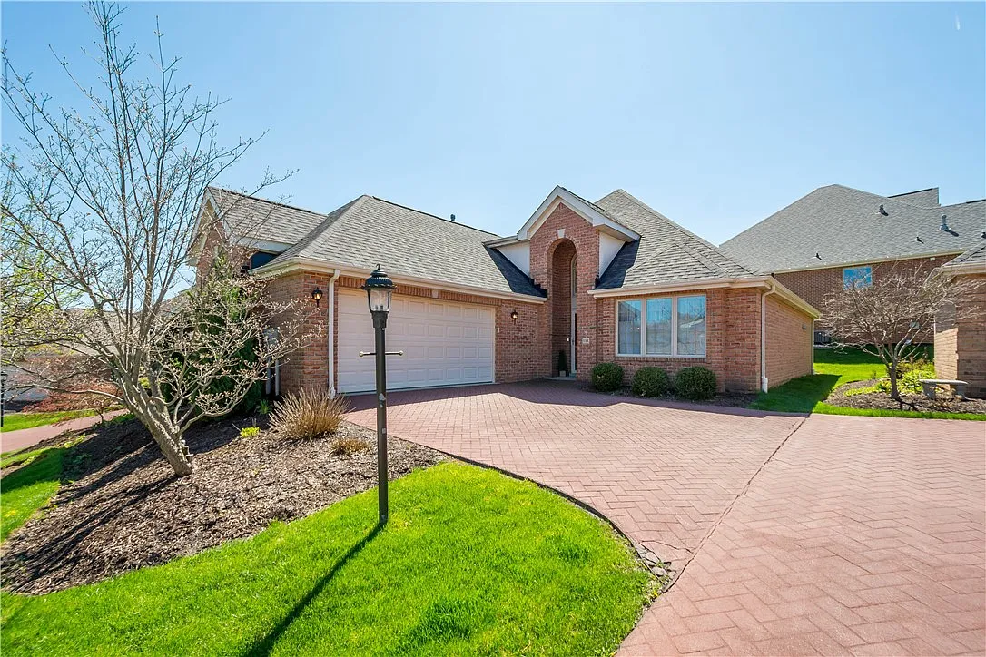 111 Prestonwood Ln photo 1