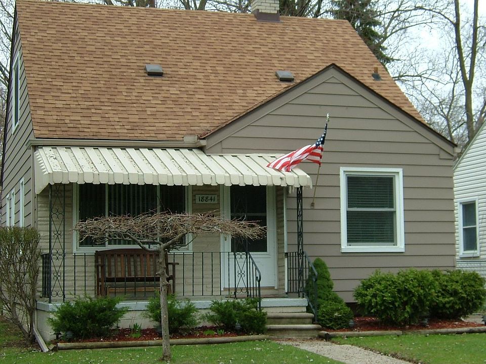 front of 18841 Lennane