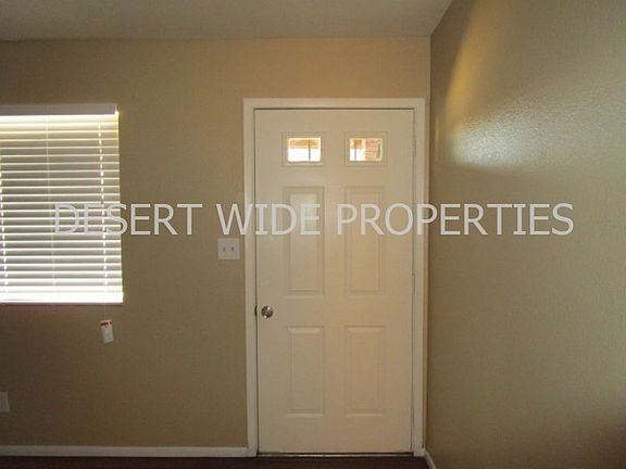 3rd image of 2535 E Jacinto Ave