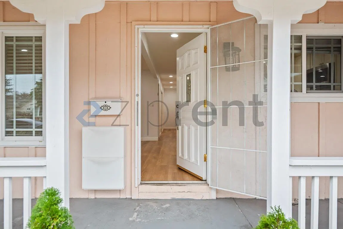 3 bed, 1320 sqft, $4,250 — Photo 4