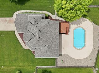 1305 SW Crystal Creek Pl, Blue Springs, MO 64015