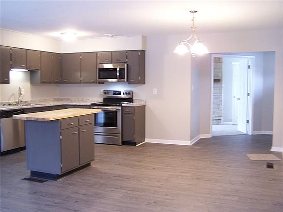4th image of 1004 S Oak Blvd