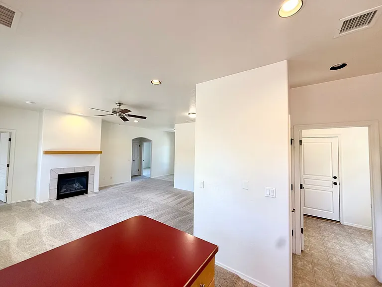 1210 Gardenia Ln — Photo 6