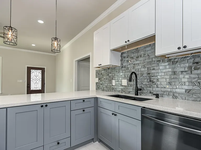 2902 Houston Ave — Photo 11