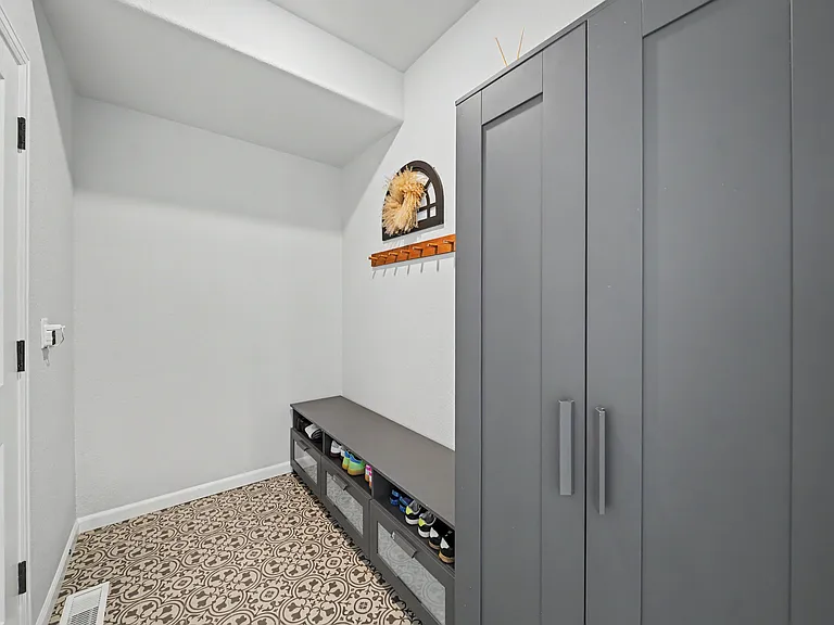 6339 Knapp Dr — Photo 6