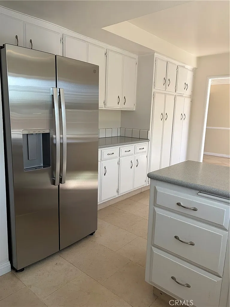 4 bed, 2179 sqft, $4,300 — Photo 4