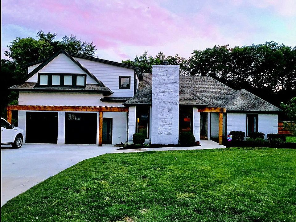 1st image of 236 Pebble Glen Dr