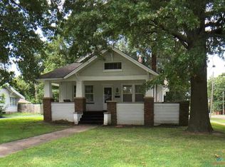 801 S 2nd St, Clinton, MO 64735