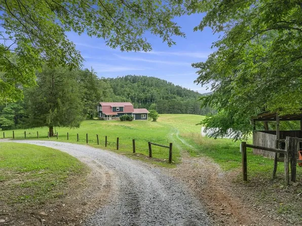 9883 Warwoman Rd, Clayton, GA 30525