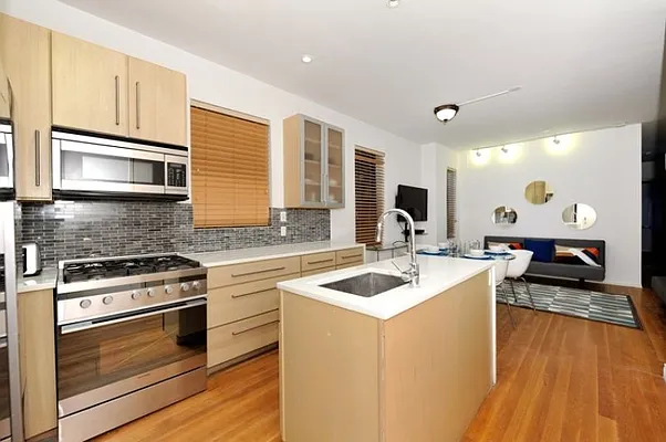 Rented by Eisenberg Exclusives | media 117